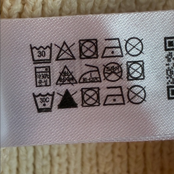 NWOT. Zara Light Beige Gold Buttons Knit Top. Size S. - Picture 9 of 9